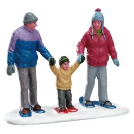 LEMAX 52336 - Figurine famille en raquettes