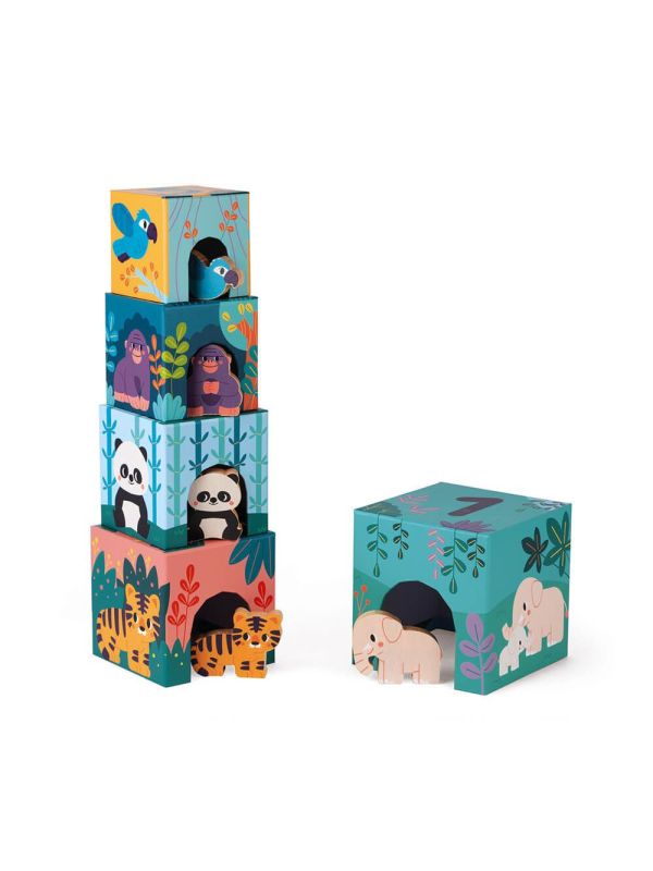 pyramide  carré en carton et figurines en bois les animaux -