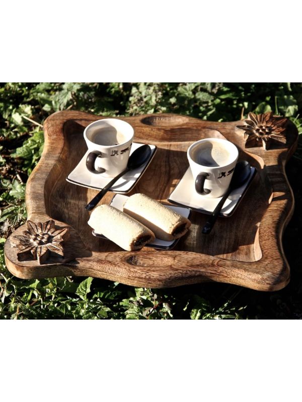 Plateau carré en bois avec motifs Edelweiss sculptées