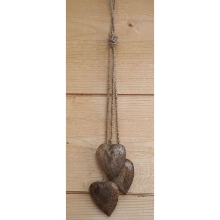 Suspension 3 cœurs en bois de noyer brut sculpté main