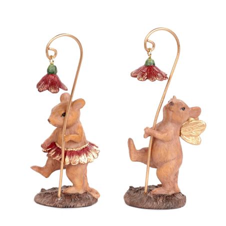 Figurine petite souris pendant la fête des fleurs